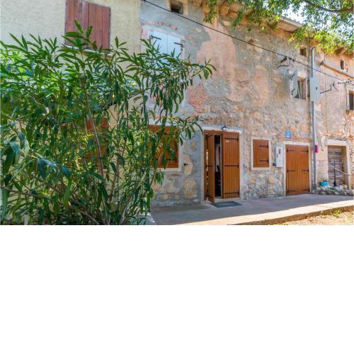 Nice Home In Koromacno With Outdoor Swimming Pool, Wifi And 2 Bedrooms