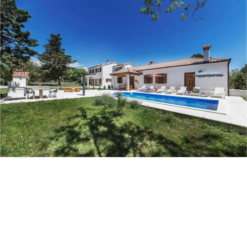 Nice Home In Labin With Kitchen