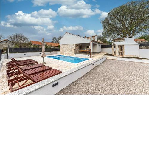 Nice Home In Lecevica With Heated Swimming Pool