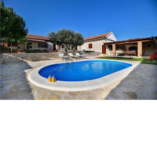 Nice Home In Lisicic With Wifi