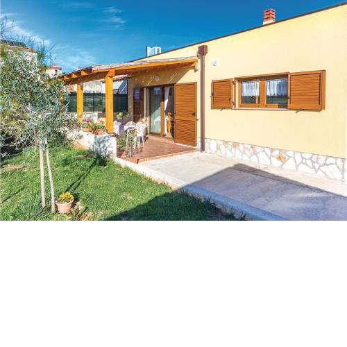 Nice Home In Liznjan With Wifi