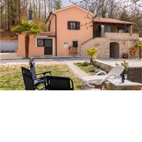 Nice Home In Mandalencici With Kitchen