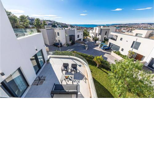 Nice Home In Podstrana With Indoor Swimming Pool, 4 Bedrooms And Swimming Pool