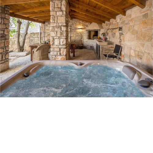 Nice Home In Puntera With Wifi