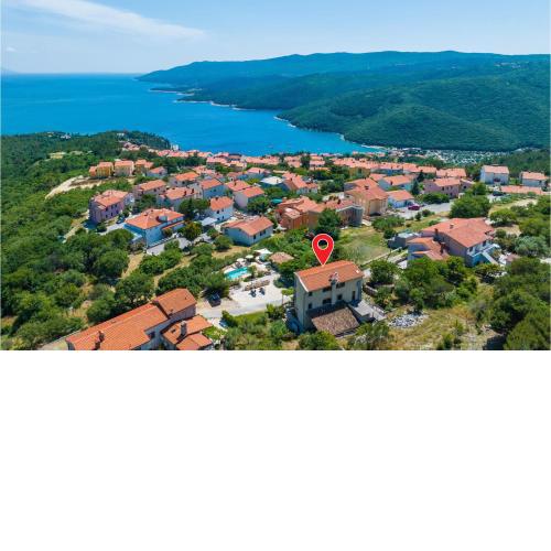 Nice Home In Rabac With Wifi