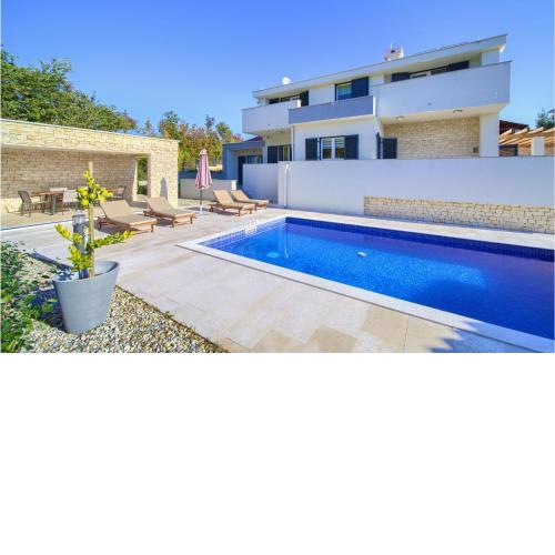 Nice Home In Risika With House A Panoramic View