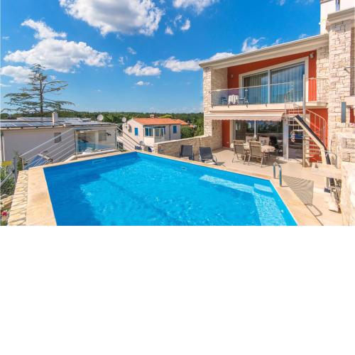 Nice Home In Sv,ivan With Wifi