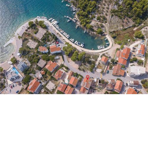 Nice Home In Tribunj Sovlje With Wifi