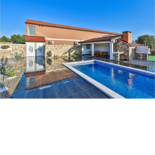 Nice Home In Ugljane With House A Panoramic View