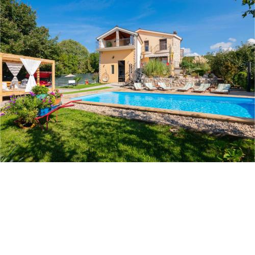 Nice Home In Vinjani Donji With Wifi