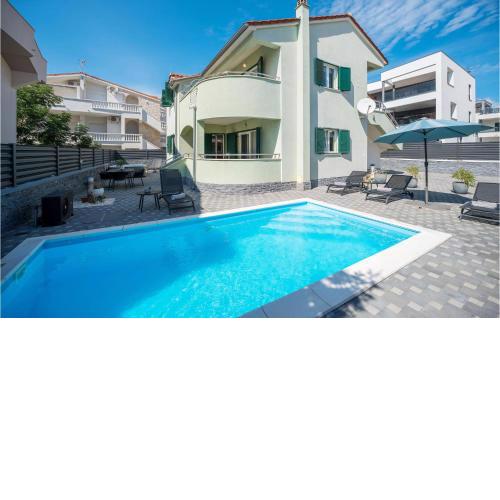 Nice Home In Vodice With Heated Swimming Pool
