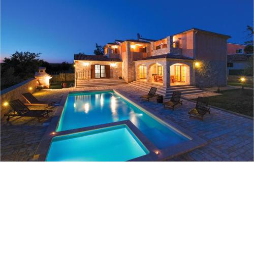 Nice Home In Vodnjan With Jacuzzi