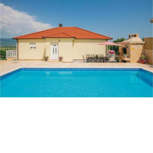 Nice Home In Zmijavci With Outdoor Swimming Pool