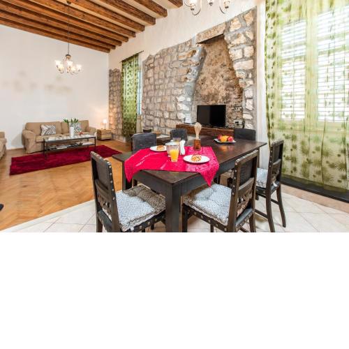 Old Palace Apartment