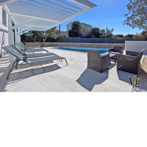 Pakostane - MASLENIK -appartement 65 m2 et piscine