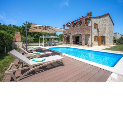 Paradis Villa Stone Queen with Heated Pool