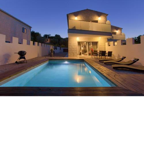 Pax Houses