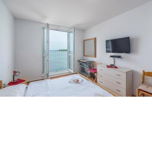 Peskera apartments Tomicic