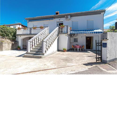 Pet Friendly Apartment In Jadranovo With Wifi