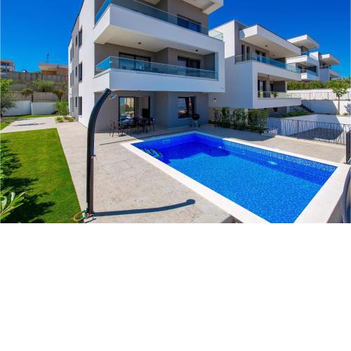 Pet Friendly Apartment In Malinska With Wifi