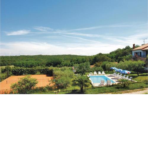 Pet Friendly Apartment In Porec-Mugeba With Wifi
