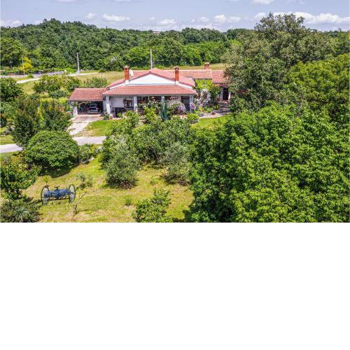 Pet Friendly Apartment In Zminj With Wifi
