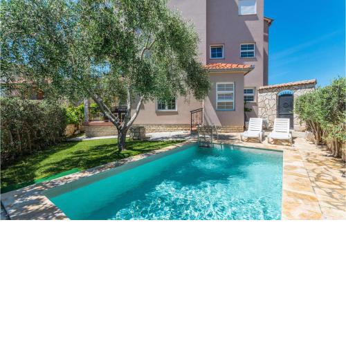 Pet Friendly Home In Bibinje With Wifi