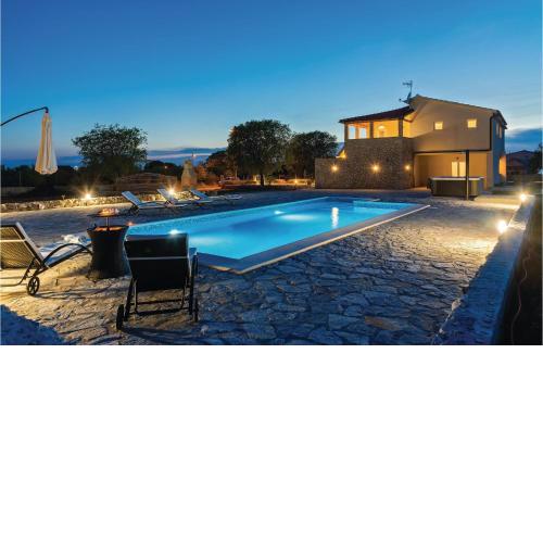Pet Friendly Home In Danilo With Jacuzzi