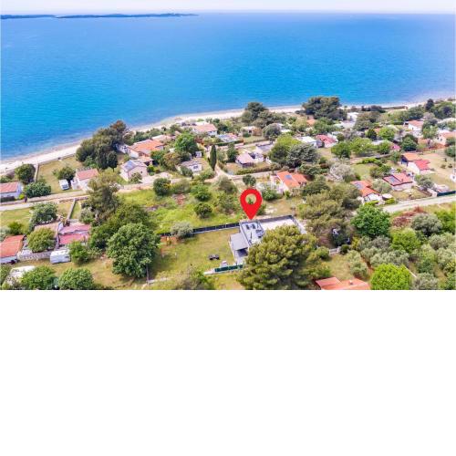 Pet Friendly Home In Peroj With Kitchen