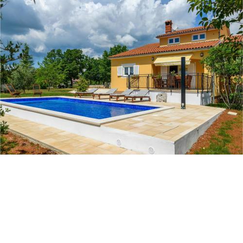 Pet Friendly Home In Stokovci