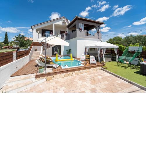 Pet Friendly Home In Tinj With Jacuzzi