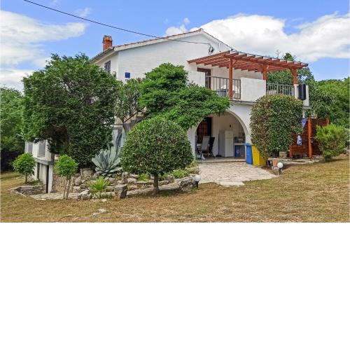 Pet Friendly Home In Trgetari With Kitchen