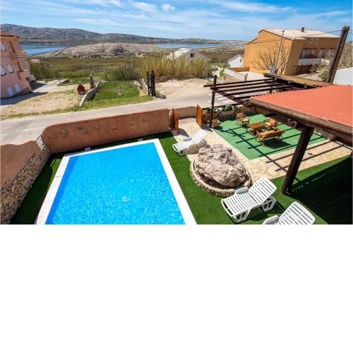 Pet Friendly Home In Zubovici With Kitchen