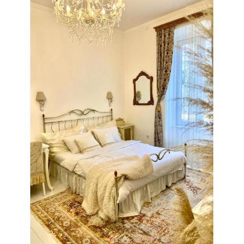 Petite Boudoir