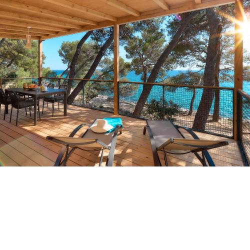 Pine Beach Pakostane Glamping Homes - All Inclusive light