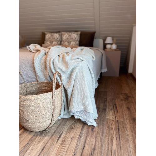Pine & Oak Holiday Home
