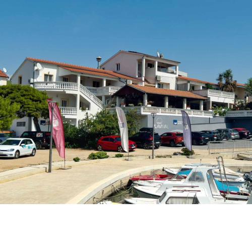 Plavi Val Apartments