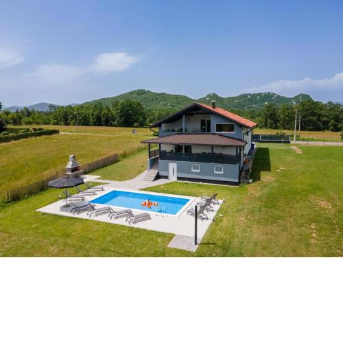 Plum house - villa with pool
