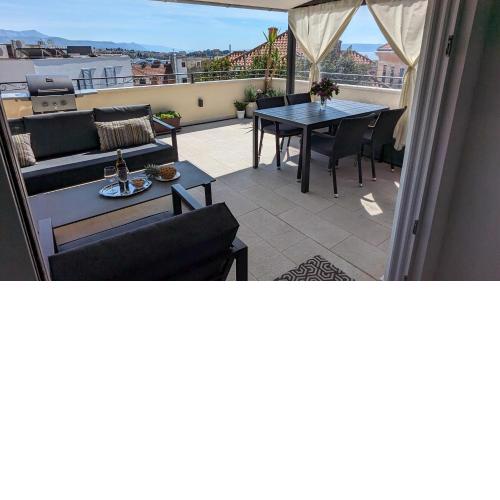 Prime Location Penthouse apt with a large terrace