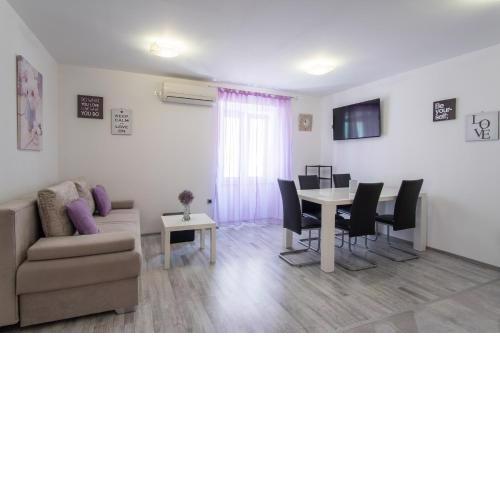 Private Holliday Apartment