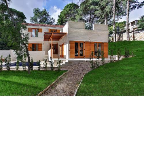 Private luxury Villa BIANCO on Solta for up to 10 persons, heated pool, free parking, very close to the beach! FREE Kajak & Mountainbikes, GREAT living area & privacy!