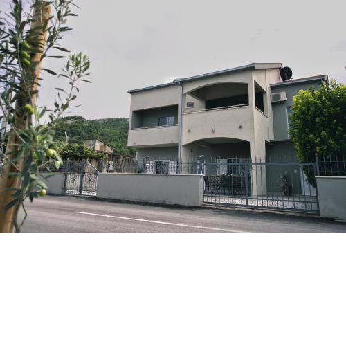 Rafael Apartment