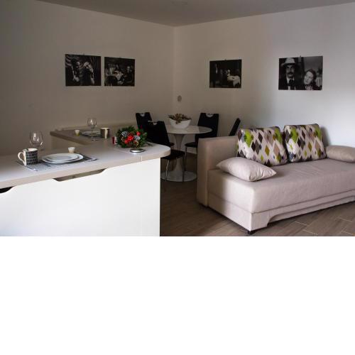 Rakuscha Apartment