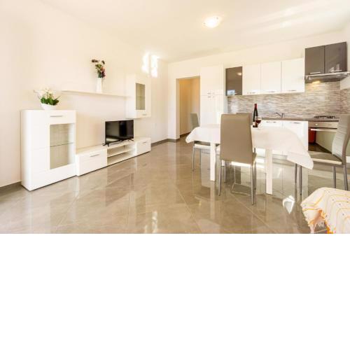 Reful Top modern facility with large terrace or balcony