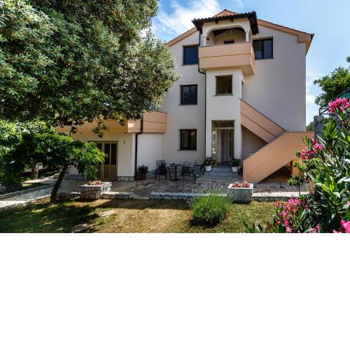 Rimbaldo Apartments
