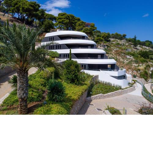 RMH Lazure Luxury Apartments