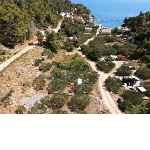 Robinson getaway tiny home - whole property in Gdinj, bay Skozanje