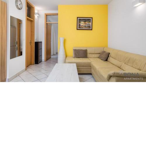 Rona apartment Nicky