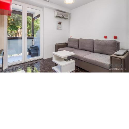 Rona Apartment Zizi