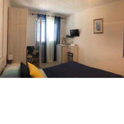 Room in Hvar town with sea view, balcony, air conditioning, Wi-Fi (4858-5)